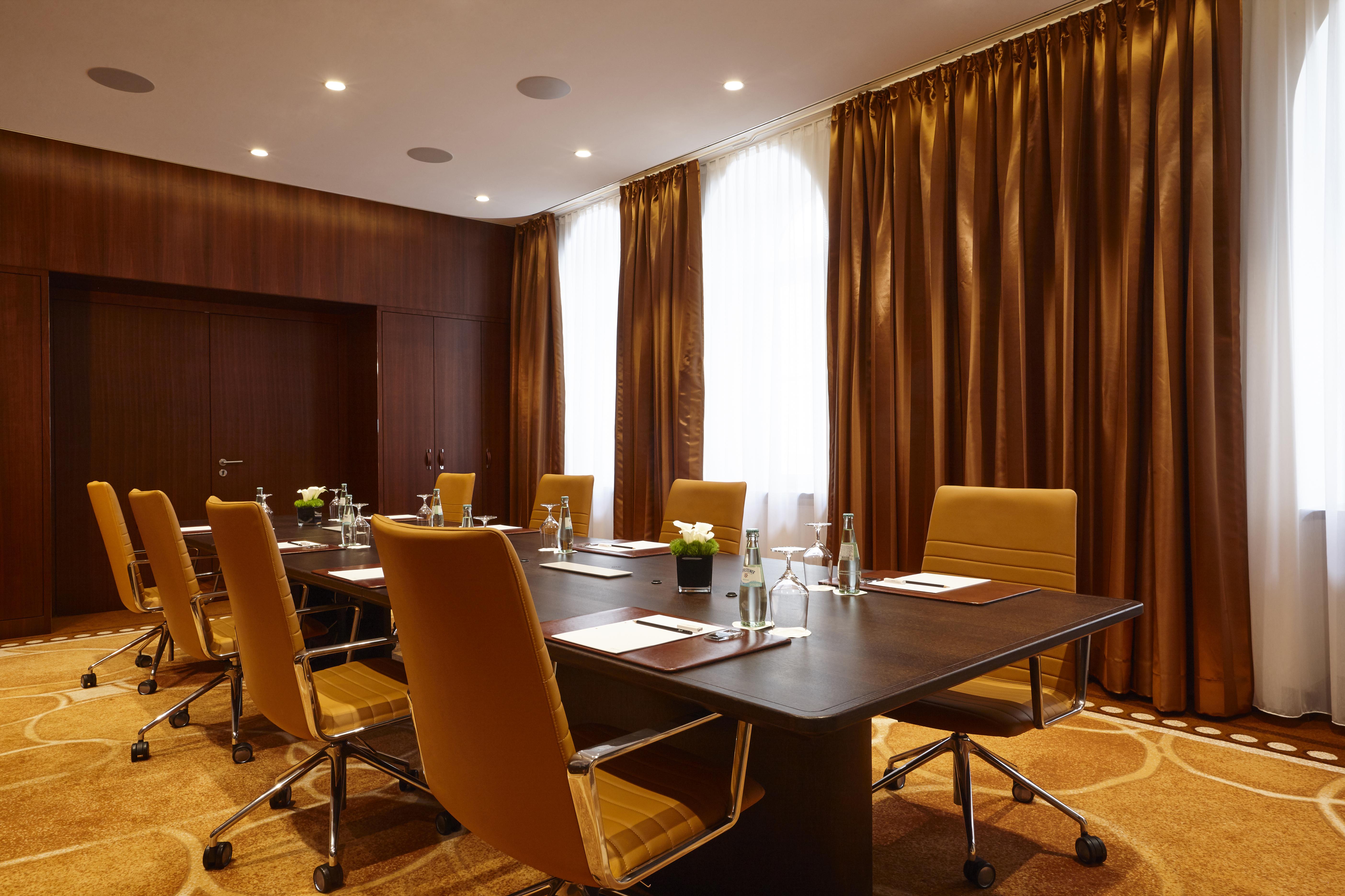 Vier Jahreszeiten Kempinski Muenchen Kültér fotó Meeting room