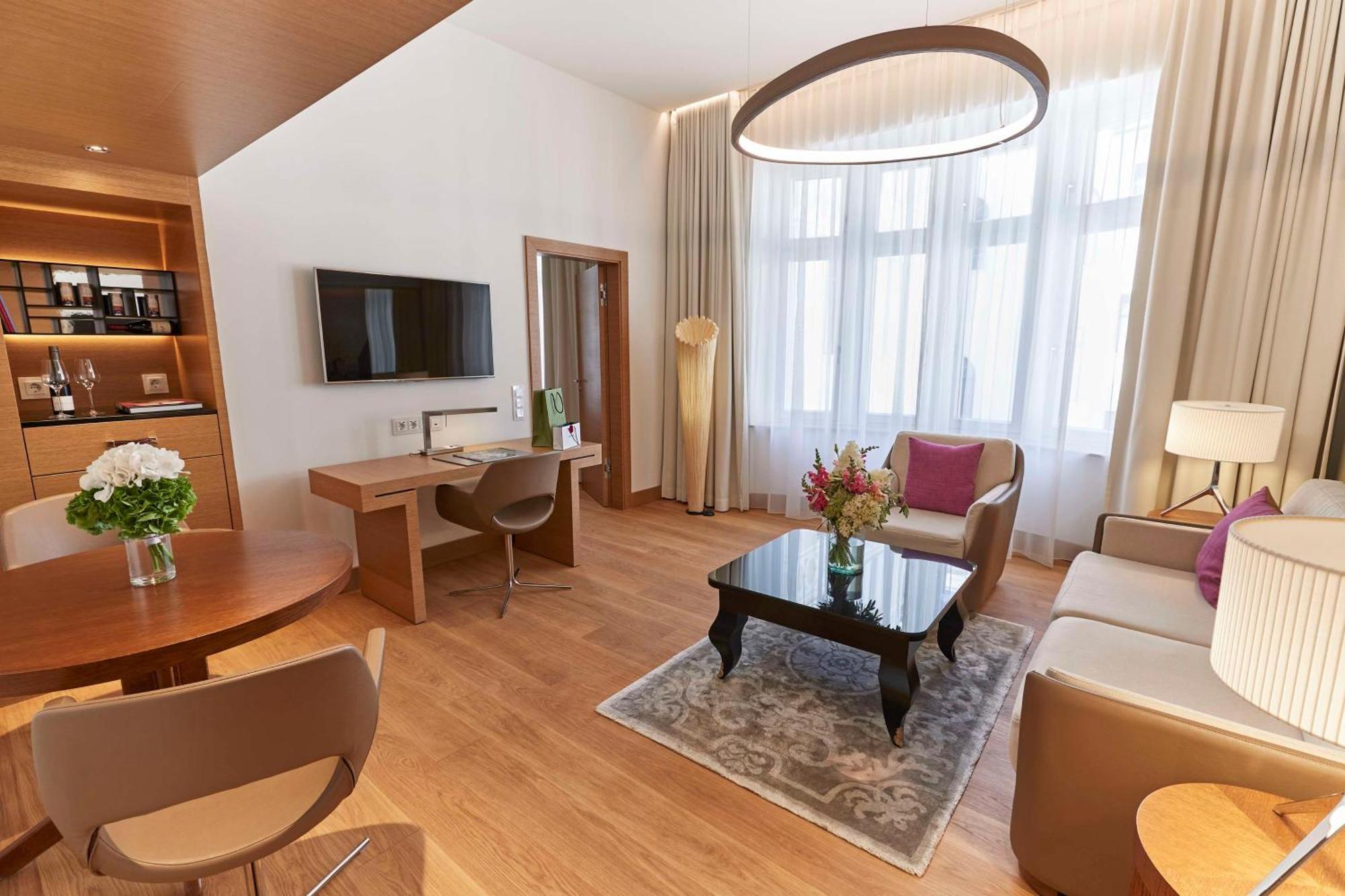 Vier Jahreszeiten Kempinski Muenchen Kültér fotó Suite